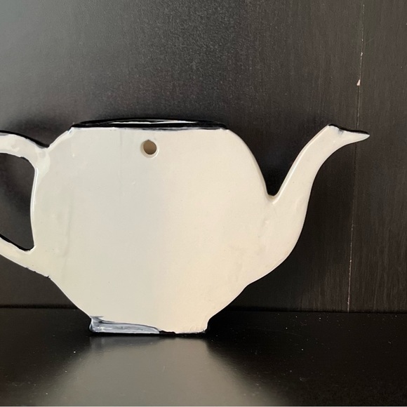 Ceramic Wall Pocket Tea Pot Shape Kitchen Yellow Marigold Daisy Pearl Finish - Picture 2 of 4